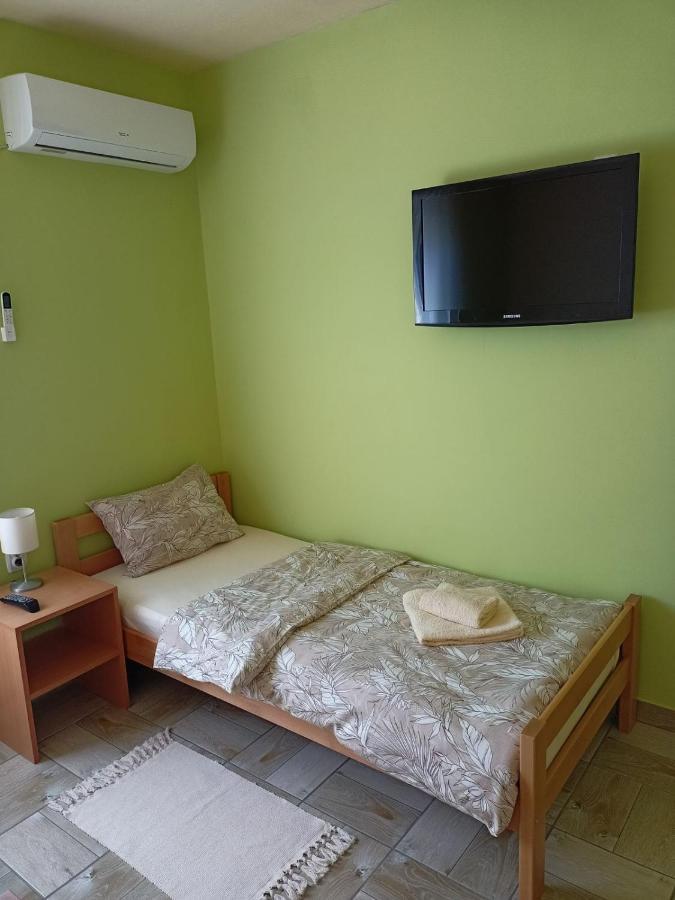Apartamento Apartman Fiva Pacir Exterior foto