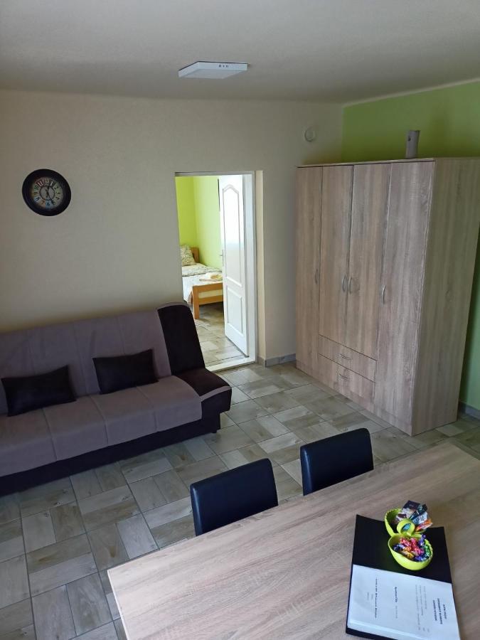 Apartamento Apartman Fiva Pacir Exterior foto