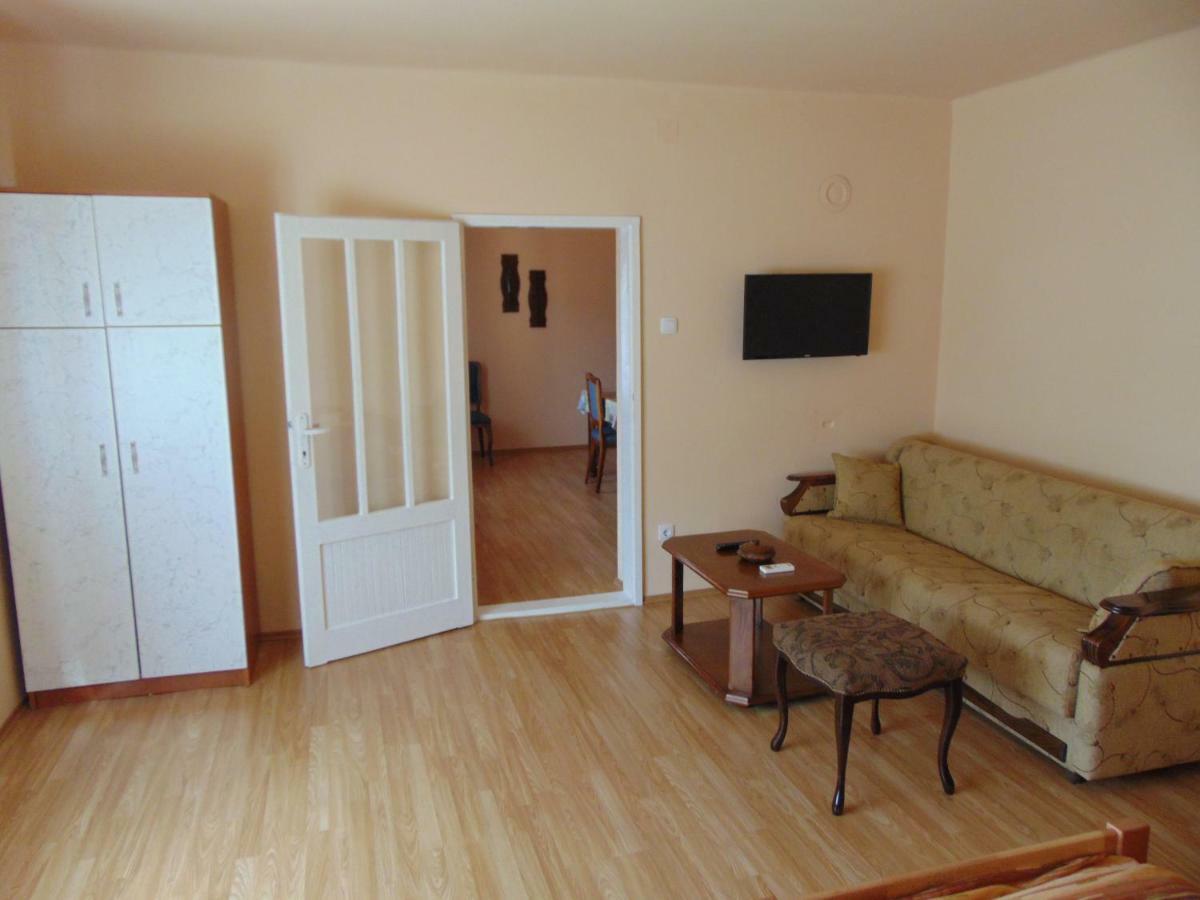 Apartamento Apartman Fiva Pacir Exterior foto