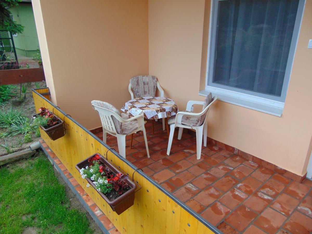 Apartamento Apartman Fiva Pacir Exterior foto